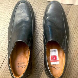 NWT Clark’s Mens slip on black shoes